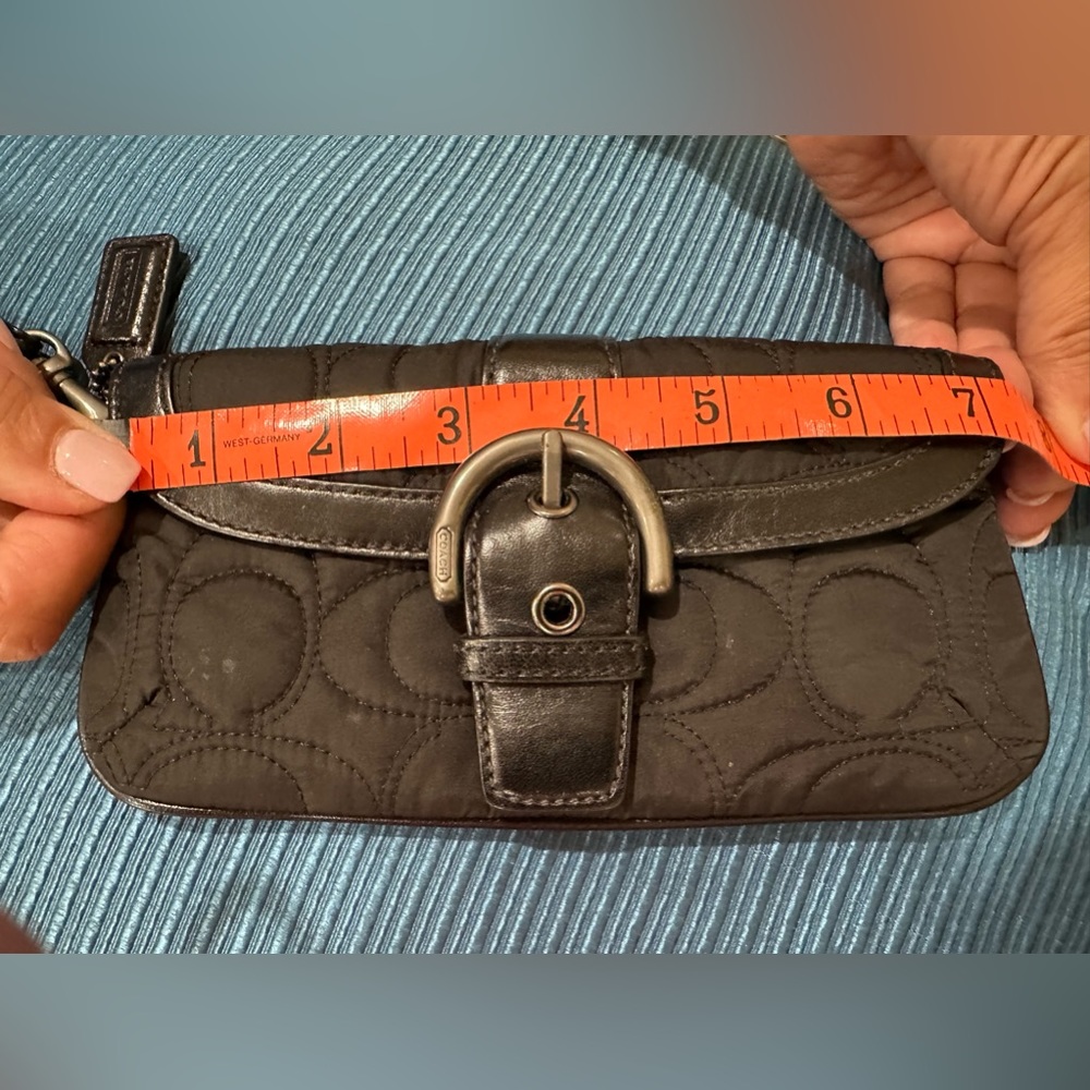 Vintage quilted fabric material leather wrist strap